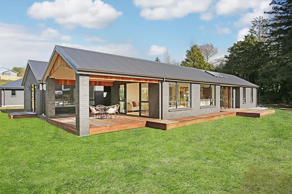Tuakau 4Moenga An executive decision – with no compromise
