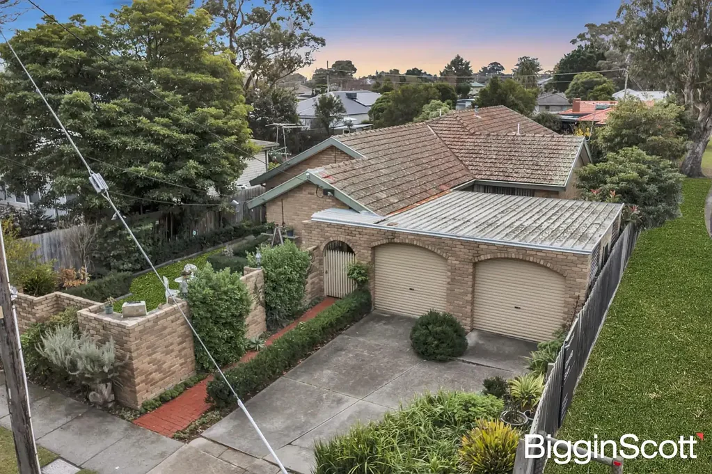 27 Denbigh Road, Seaford, VIC 3198