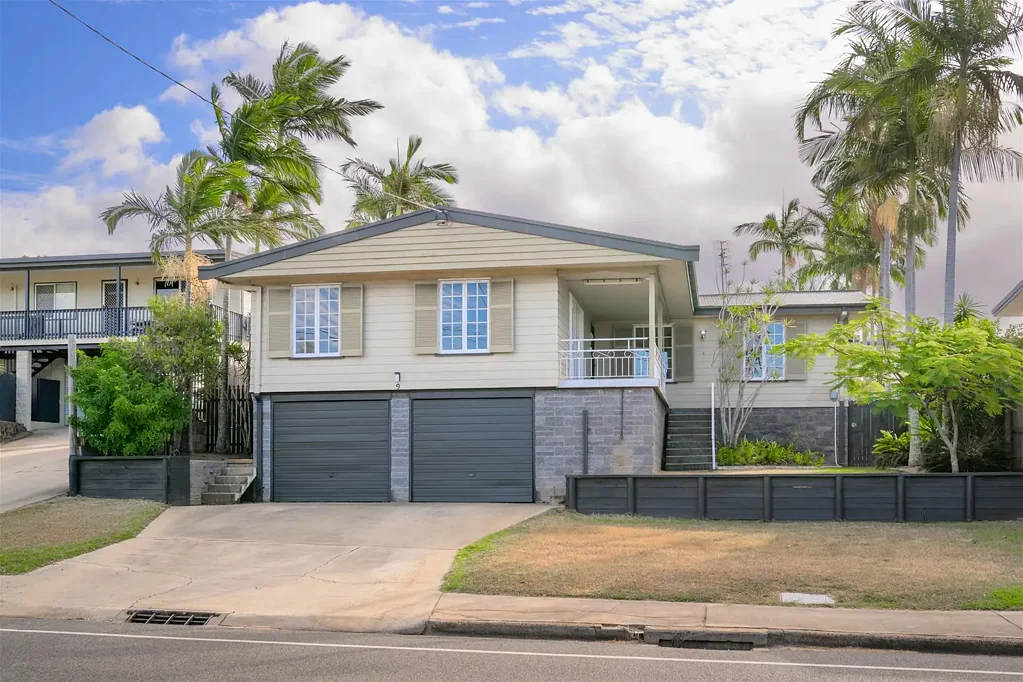 New Auckland 3 Slaapkamer Elevated Family Living with Expansive Interiors, Modern Comfort and Outstanding Entertaining