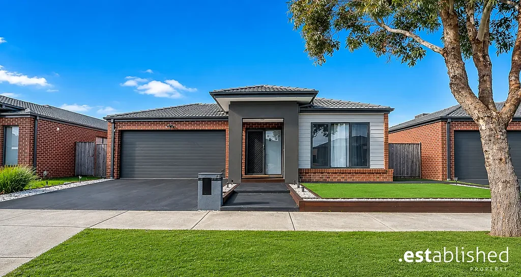 Family Comfort with Solar Savings in the Heart of Saltwater Coast