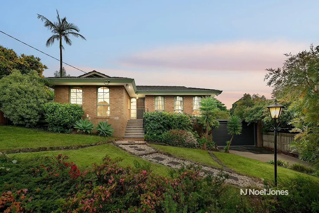 27 Dellfield Drive, Templestowe Lower, VIC 3107