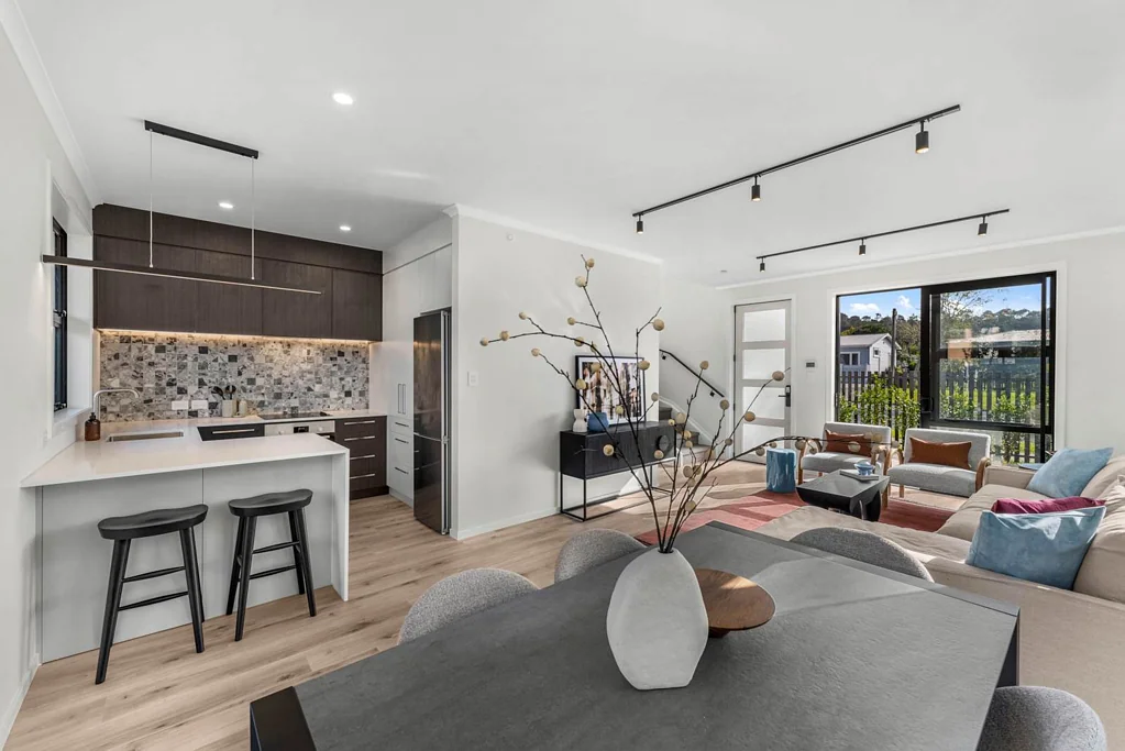 Swanson 2Kwarto Act Now, Homes Selling Fast