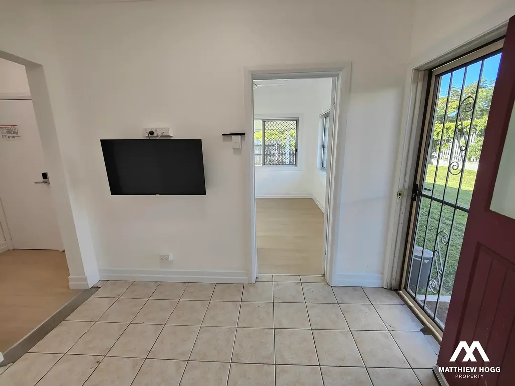 Comfy Living in Central Bayside Location