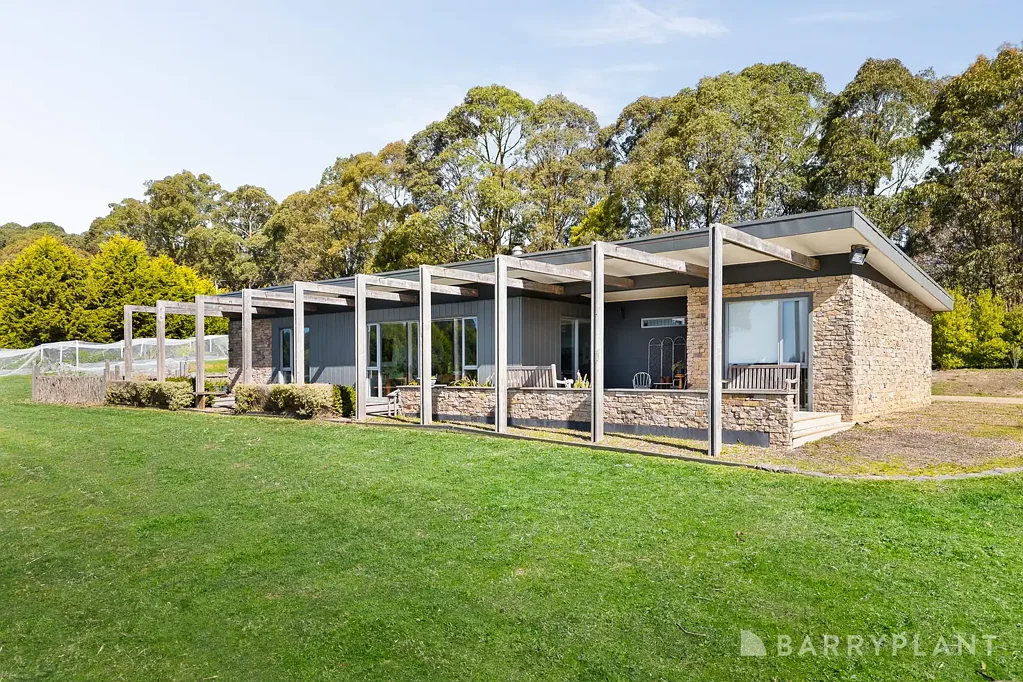 88 Weber Road, Kinglake, VIC 3763