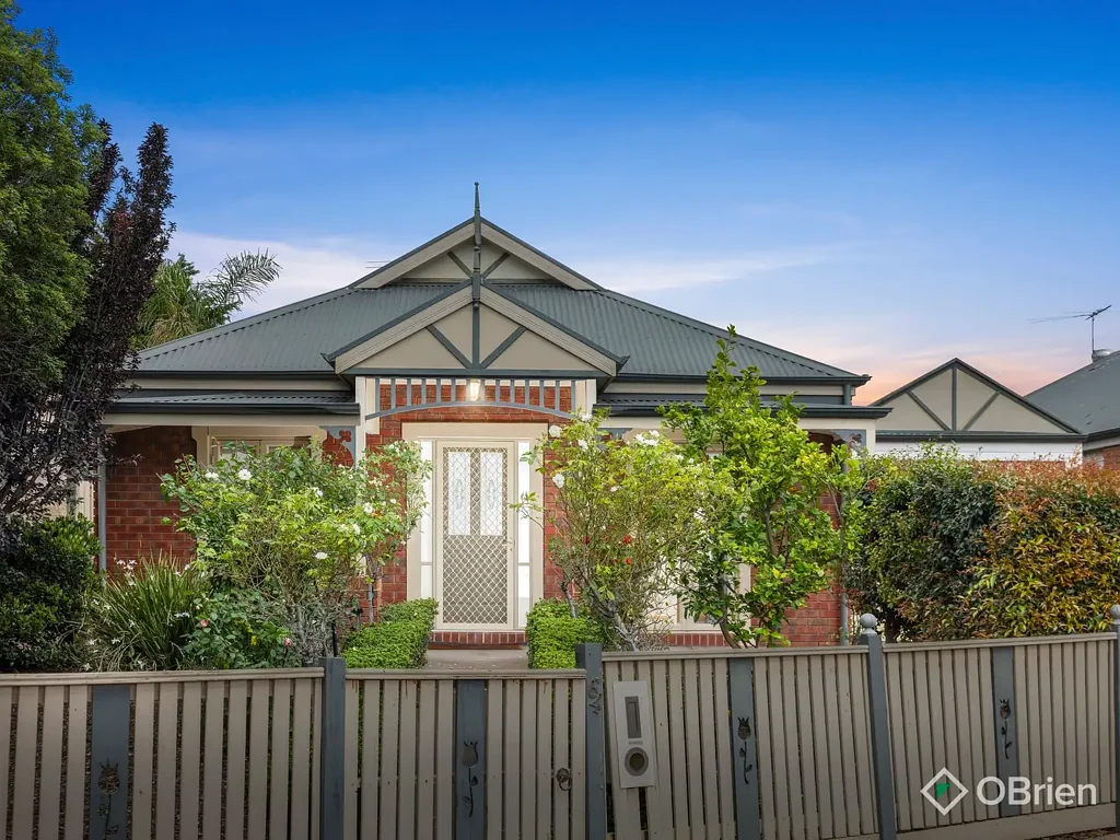 64 Grampians Way, Caroline Springs, VIC 3023