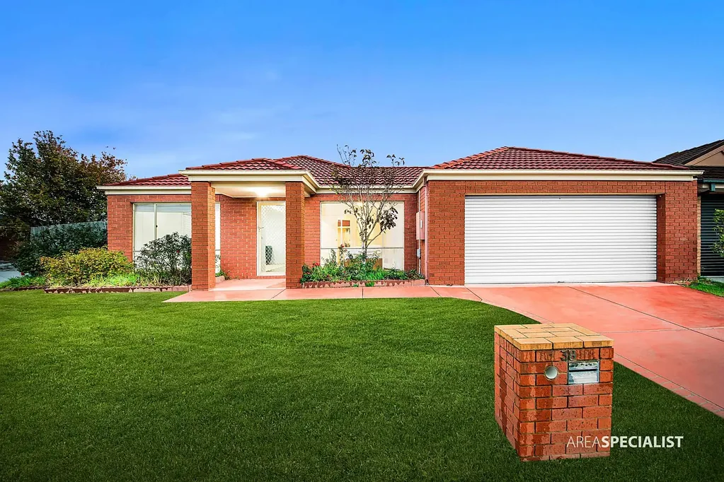 Pakenham 4Zimmer 4 Bedrooms 2 Bath + 2 Living – Ideal Family Home in Prime Location!