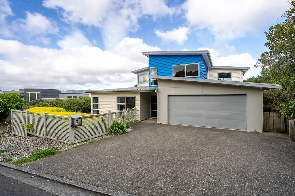 42 Waverton Terrace, Churton Park, Wellington