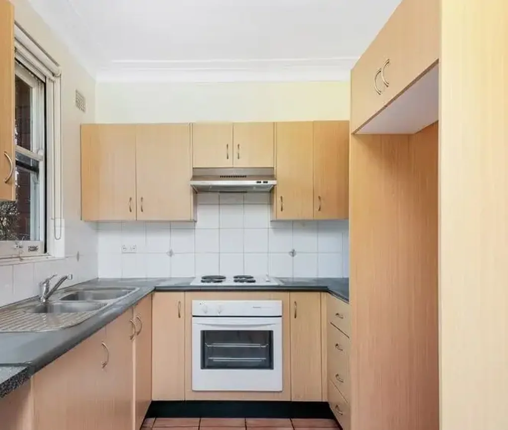 Cozy 2 Bedroom For Rent!!