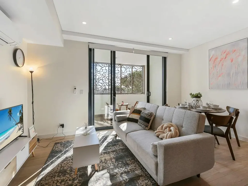 Oversized Studio In A Prime Pocket Of Ashfield