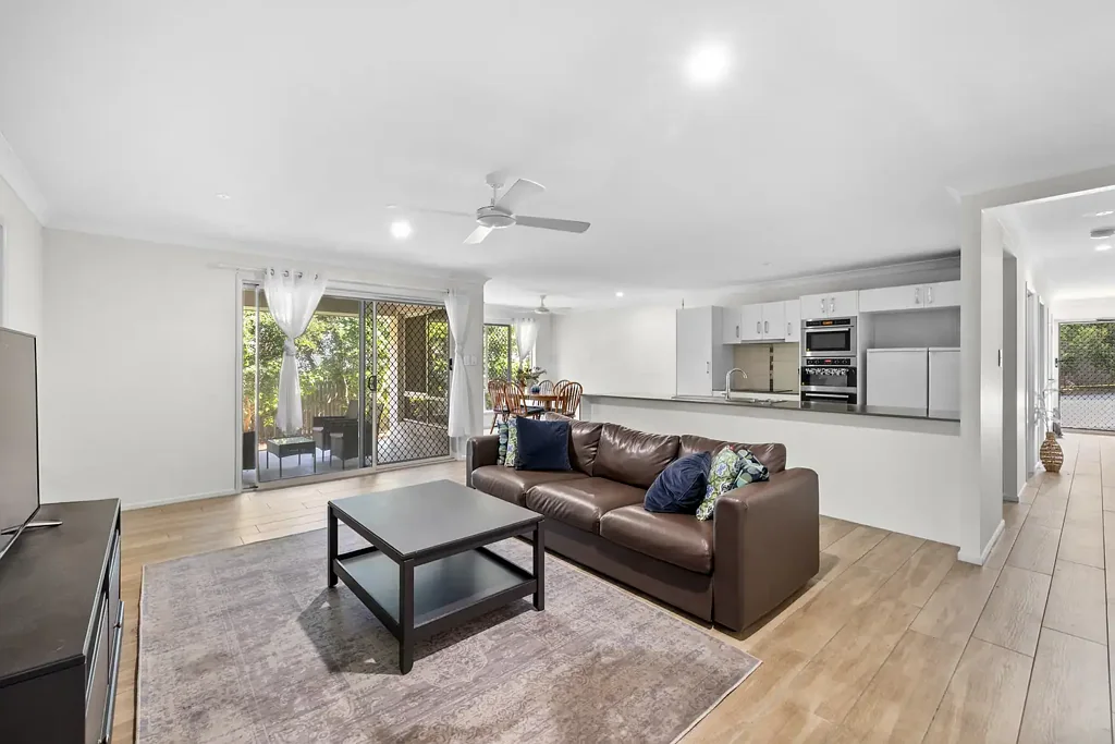 Wavell Heights 5房 宽敞693平地块 高额周租1570 低维护砖砌结构 优质增长郊区Wavell Heights 五卧五卫高隐私 Investors Dream Returning $1,570 Per Week in Prime Wavell Heights Location