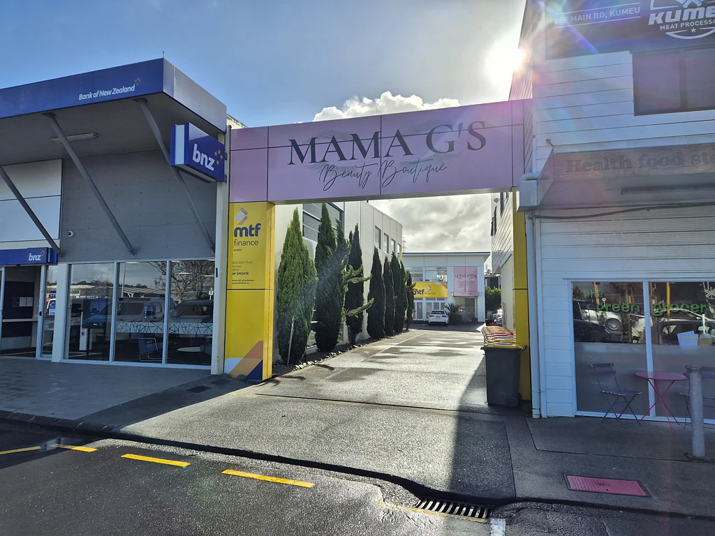 Kumeu  Tidy office and retail space in Central Kumeū