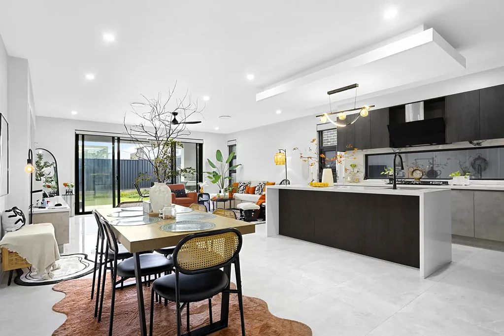 Riverstone 5ห้องนอน Picture Perfect 33sq, North East Facing Family Home Walking Distance to Local Schools!