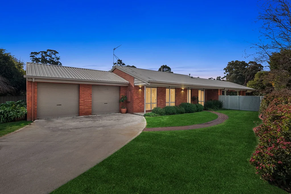 7 Spring Hill Drive, Spring Gully, VIC 3550