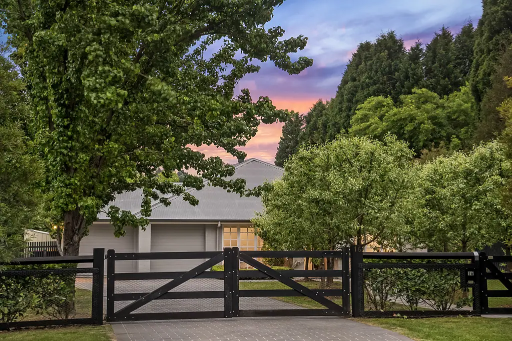 16 Toongoon Road, Burradoo, NSW 2576