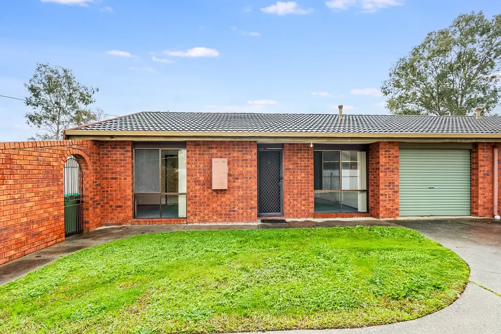 Easy-Care Living in a Quiet Court Location