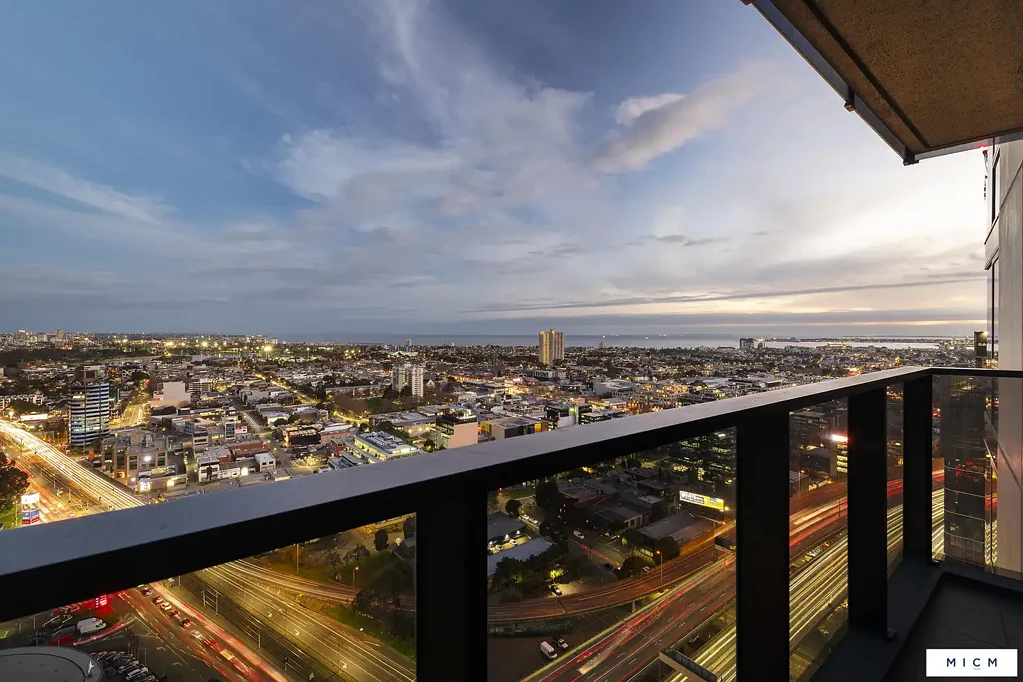Southbank 2房 阳光普照的辉煌，坐拥壮丽的270度景观 Sunlit Splendour with Spectacular 270 Degree Views