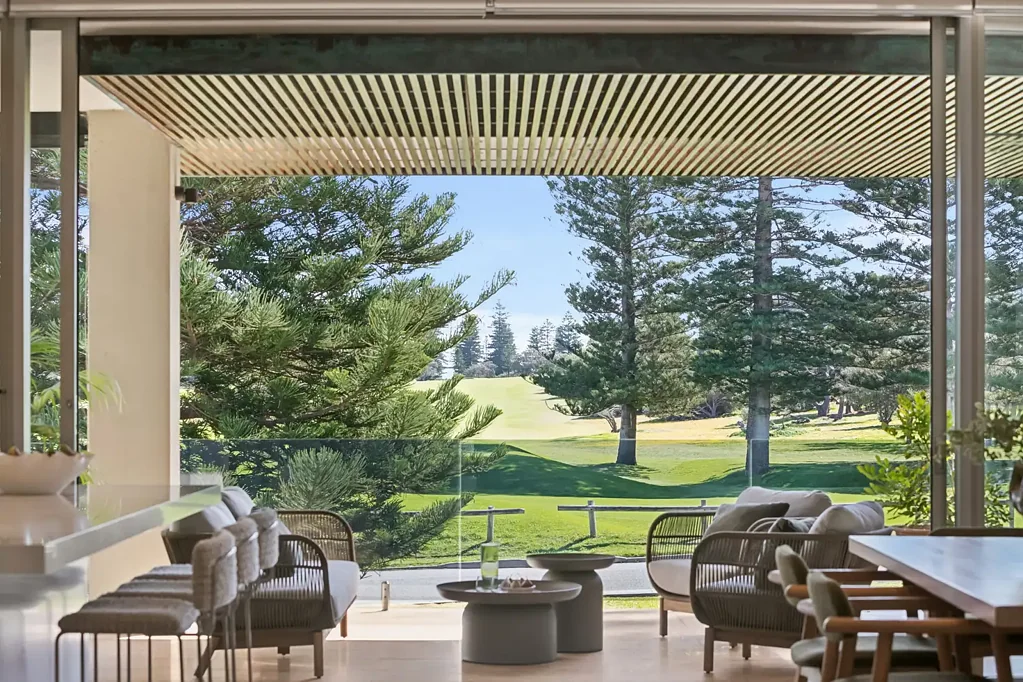 Cottesloe 3房  Prestigious Coastal Living Overlooking Cottesloe Golf Course