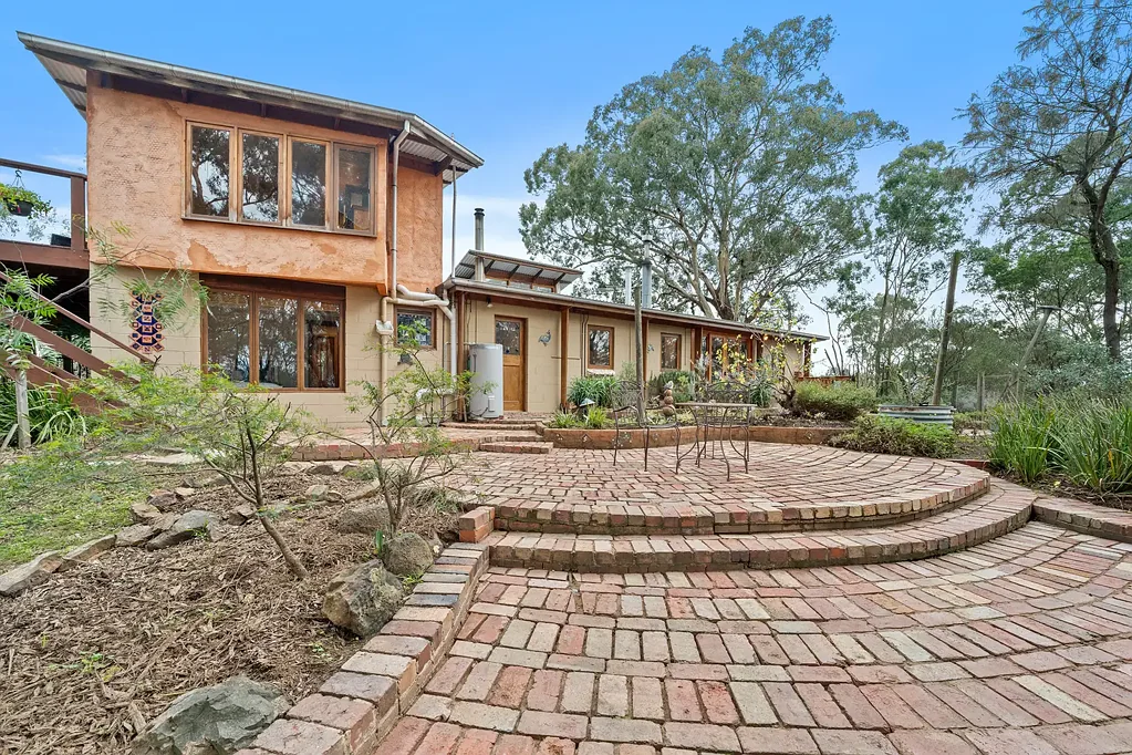 Cottles Bridge 5房 五英亩城市微光中的避风港 Sanctuary on Five Acres with City Glow