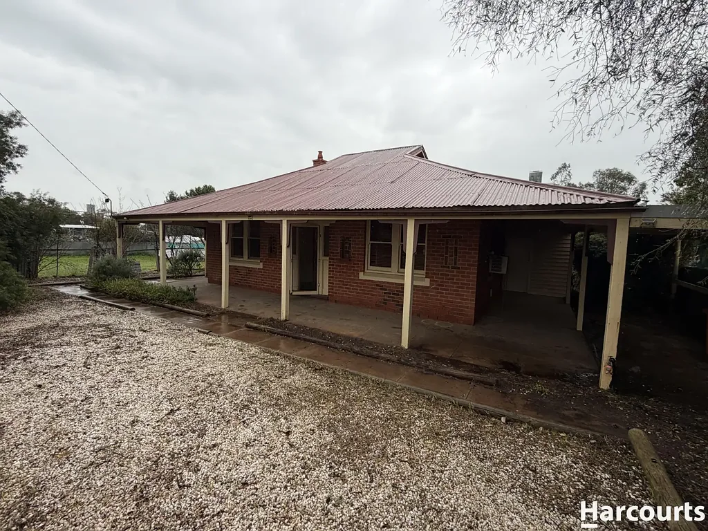 Hopetoun 2房  Property with potential