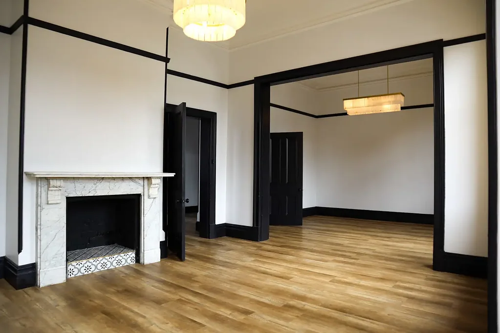 EXECUTIVE 4 BEDROOM APARTMENT IN THE CBD!