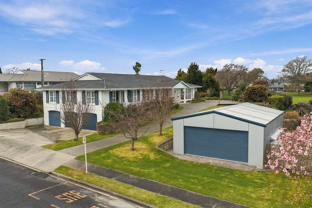Morrinsville 5Kwarto Space, scale and serious garaging