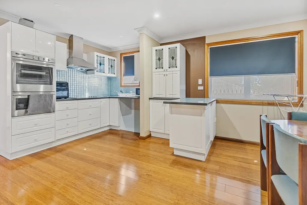 CONVENIENTLY LOCATED FULLY FURNISHED HOME