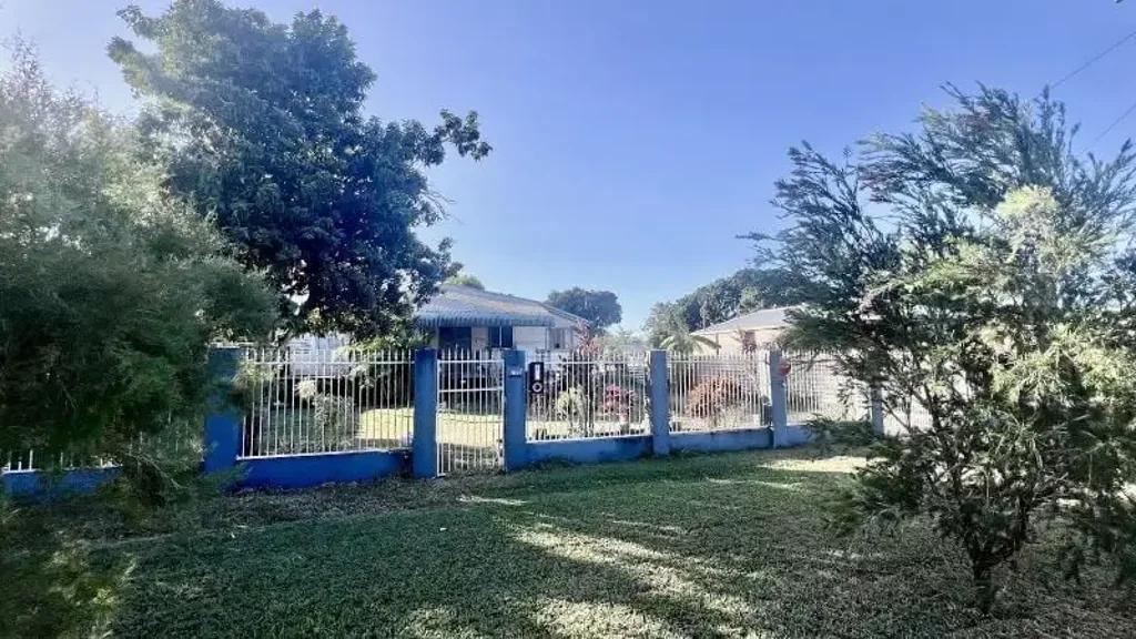 Gordonvale 2 Bedroom 1,012m2 Block, Renovate or Detonate !