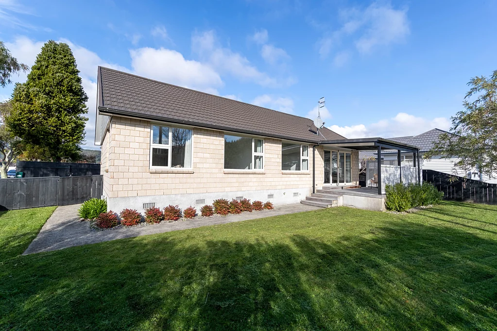 Trentham 3房  Sunny, secure and spacious in Poets Block