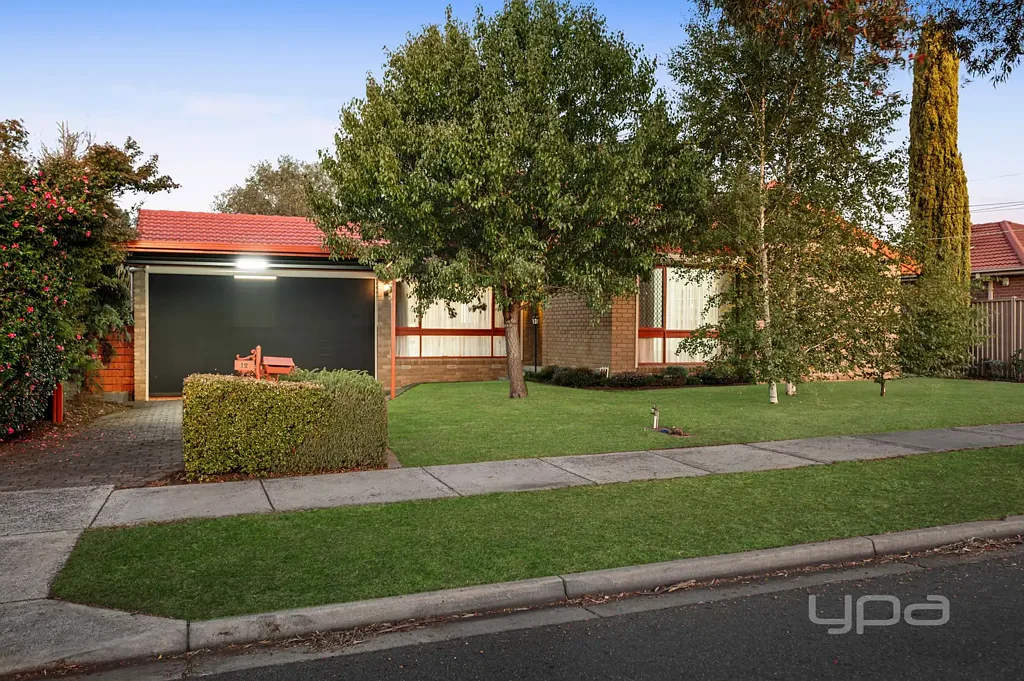 12 Lyndhurst Road, Gladstone Park, VIC 3043