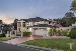 3 Pacific Close, Carindale