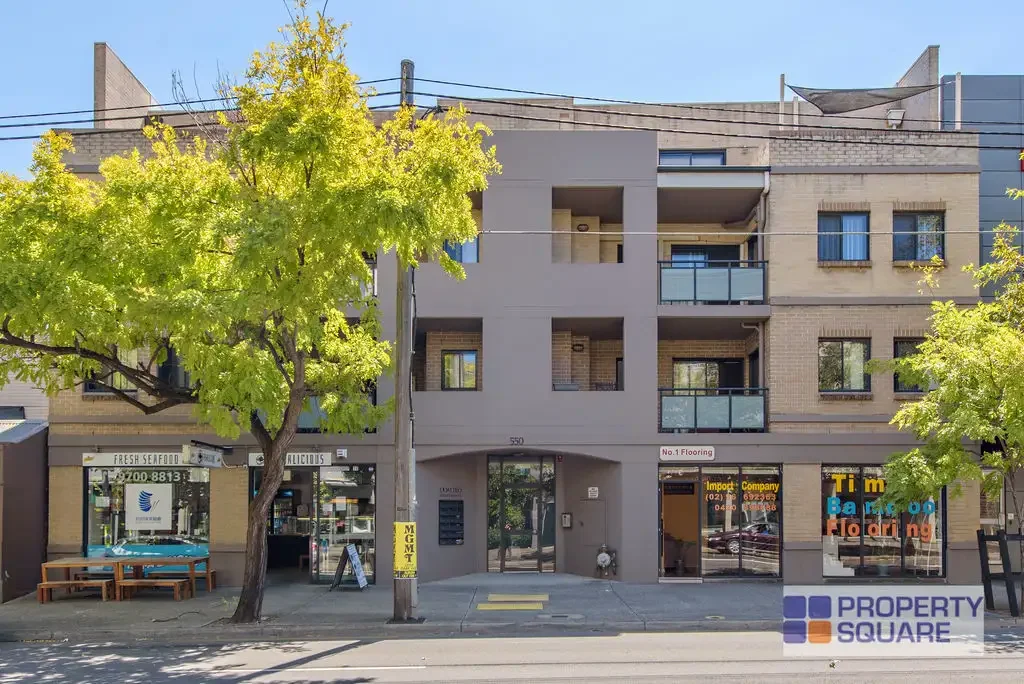 Quiet, Peaceful Boutique Complex - Modern Two Bedroom Apartment.