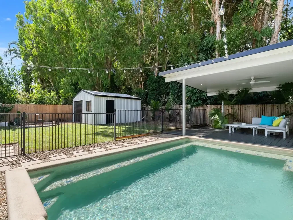 Trinity Park 4房  Coastal Entertainer with Pool, Shed & Marina Lifestyle