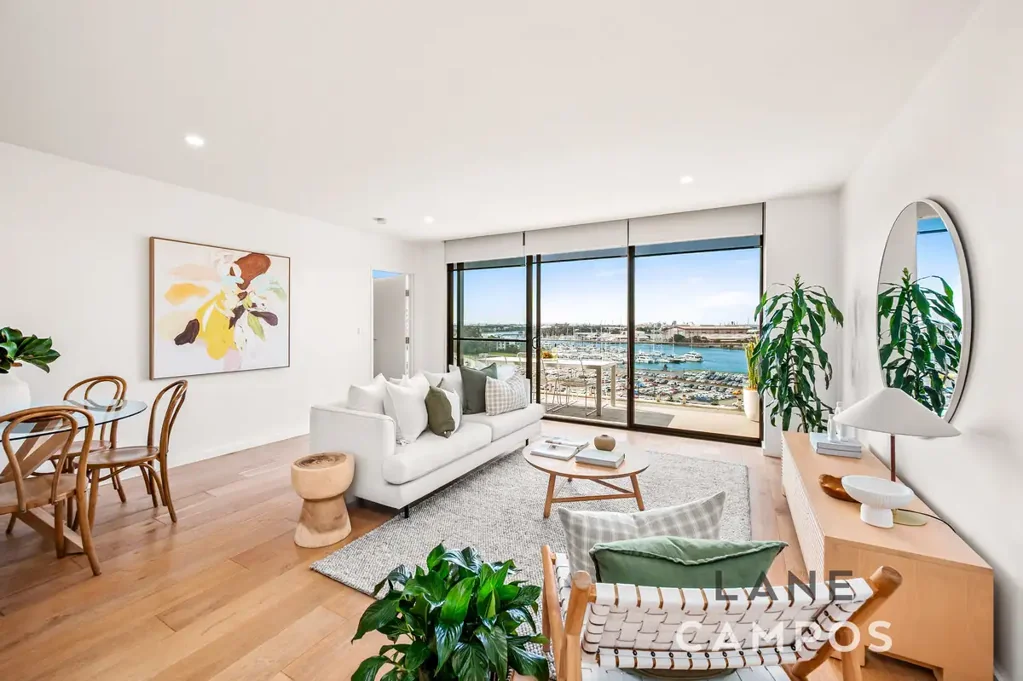 Newcastle West 3બેડરૂમ Life By The Harbour | The Huxley Apartments