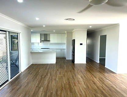 69-71 Rosella Parade, Kingaroy, QLD 4610, 4房, 2浴, House
