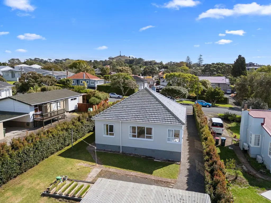 Greenlane 3 Bedroom Vendor Says 'Bring Me An Offer!'