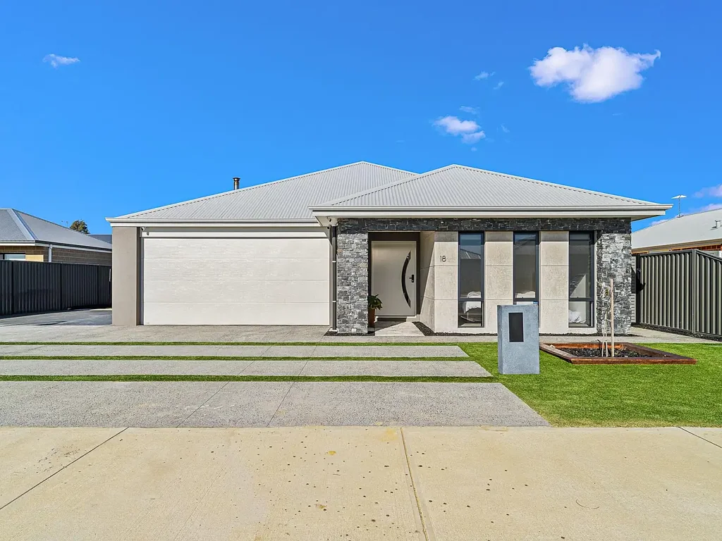 Ravenswood 4 Bedroom Under Offer by Katie Yates | High $700,000's