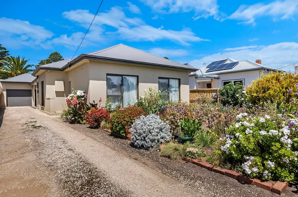 Port Fairy 4कमरा Family home in quiet central location