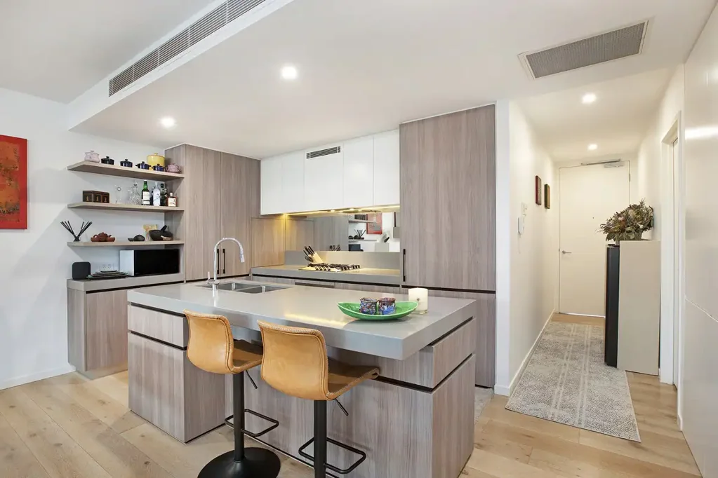 'Element' - Ultra Modern expansive 2 Bedroom Apartment, quiet at rear of block