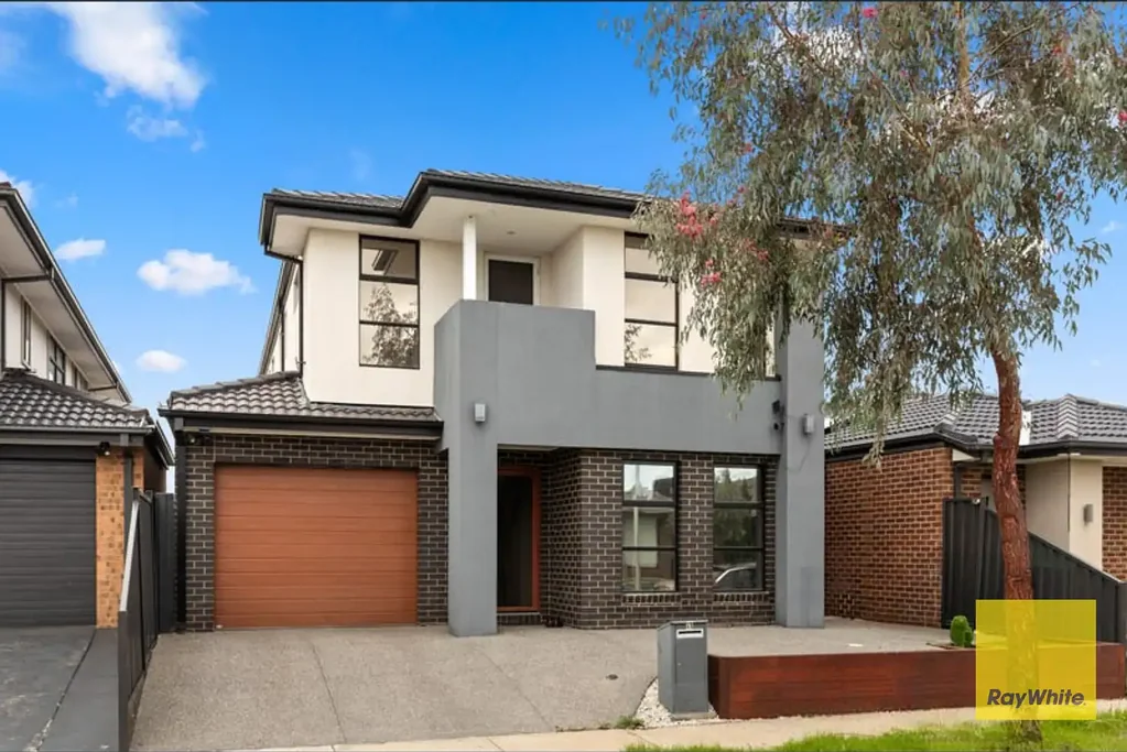 Spacious Five Bedroom Family Home in a Prime Tarneit Location