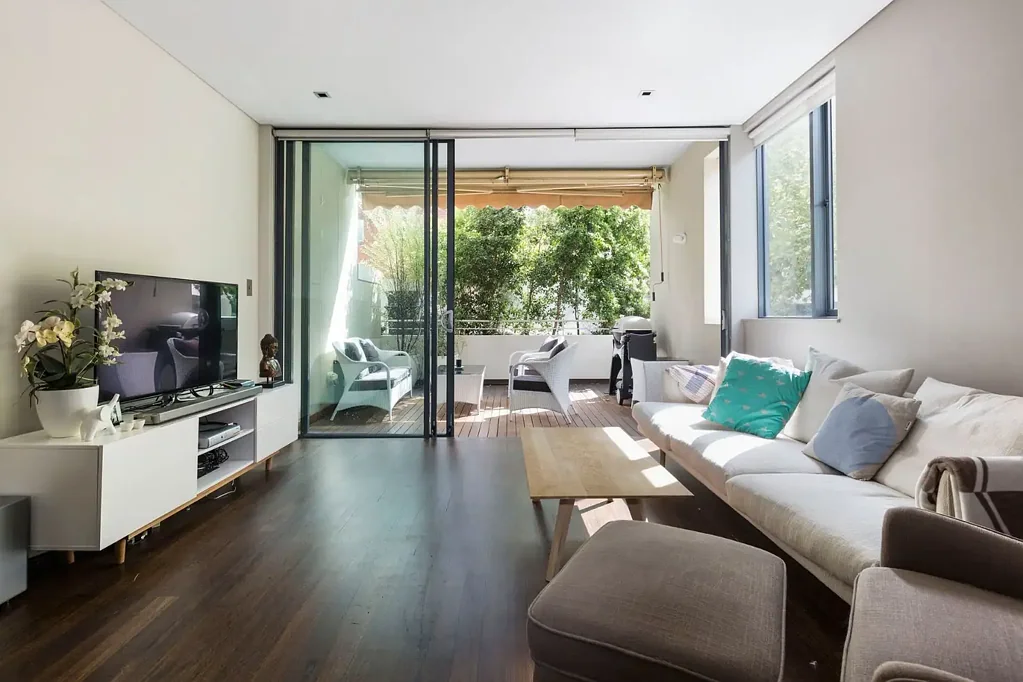 Modern Dual Level Apartment In The Heart of Paddington