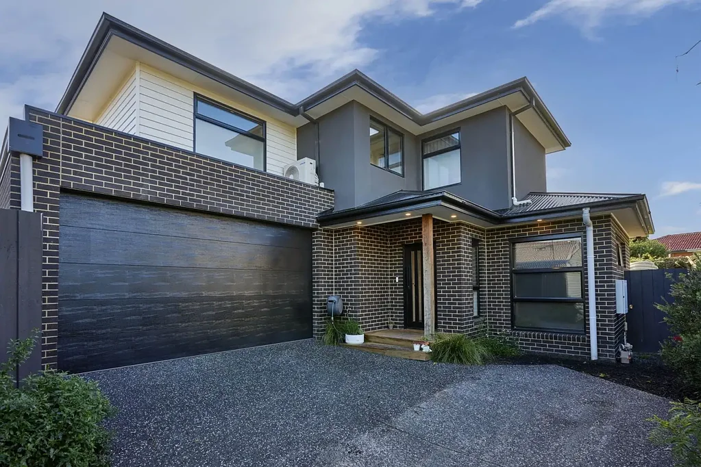 Secure gated, Executive Townhouse