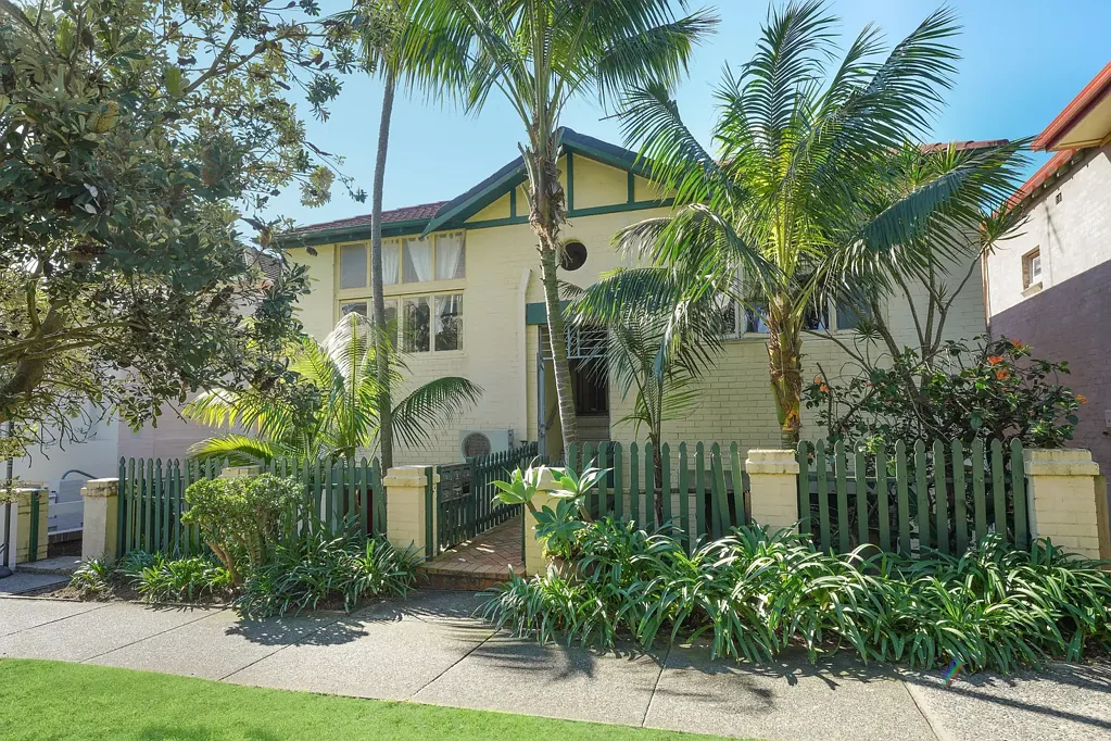 Bondi Beach 8 Bedroom Beachside Block of 4 - The One You've Been Waiting For!