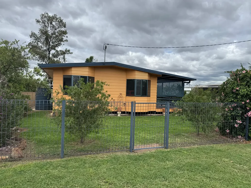 19 Alex Parade, Roma, QLD 4455