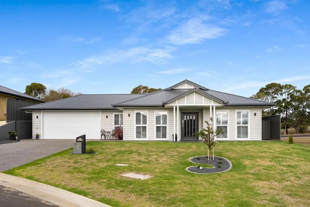 Mount Gambier 4ਬੈੱਡਰੂਮ Designer family living at its finest