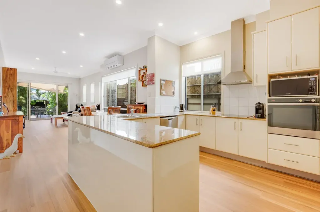 2/46 McLean Street, Coolangatta, QLD 4225