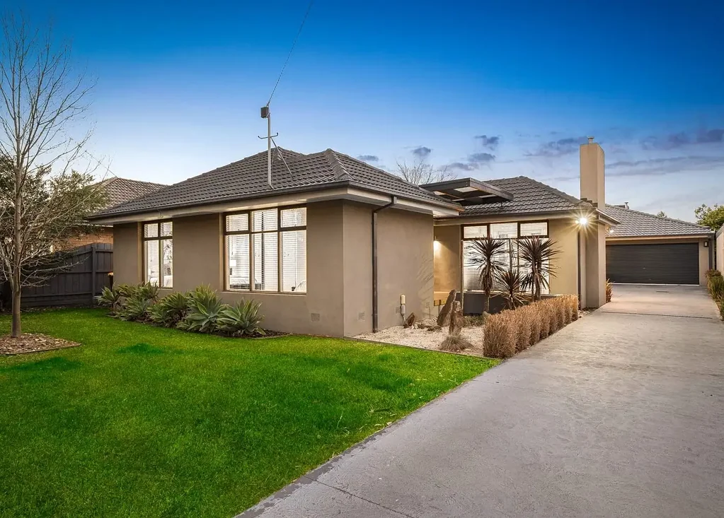 Modern 3 Bedroom Home in Convenient Location