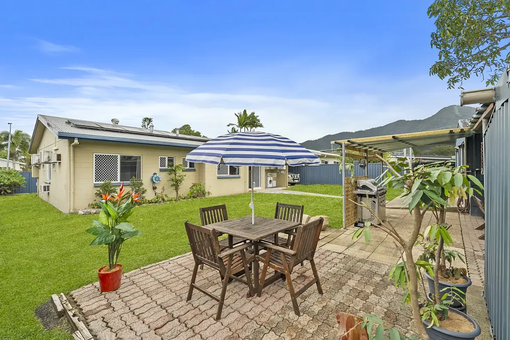White Rock 3房  Exceptional Shed, Caravan Storage & Outdoor Living on a 700m2 Block