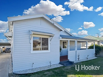 Inverell 4房  Modern Family Living on Ross Hill