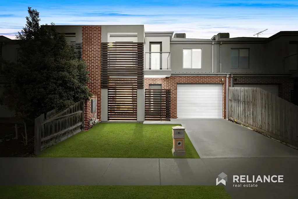 Point Cook 3chambre Townhouse Charm with a Big Home Feel