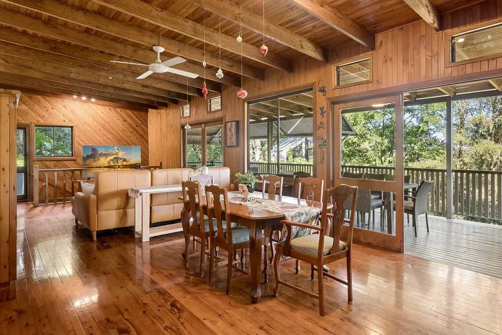 Chapel Hill 4બેડરૂમ A Timeless Family Home Ready for Its Next Chapter